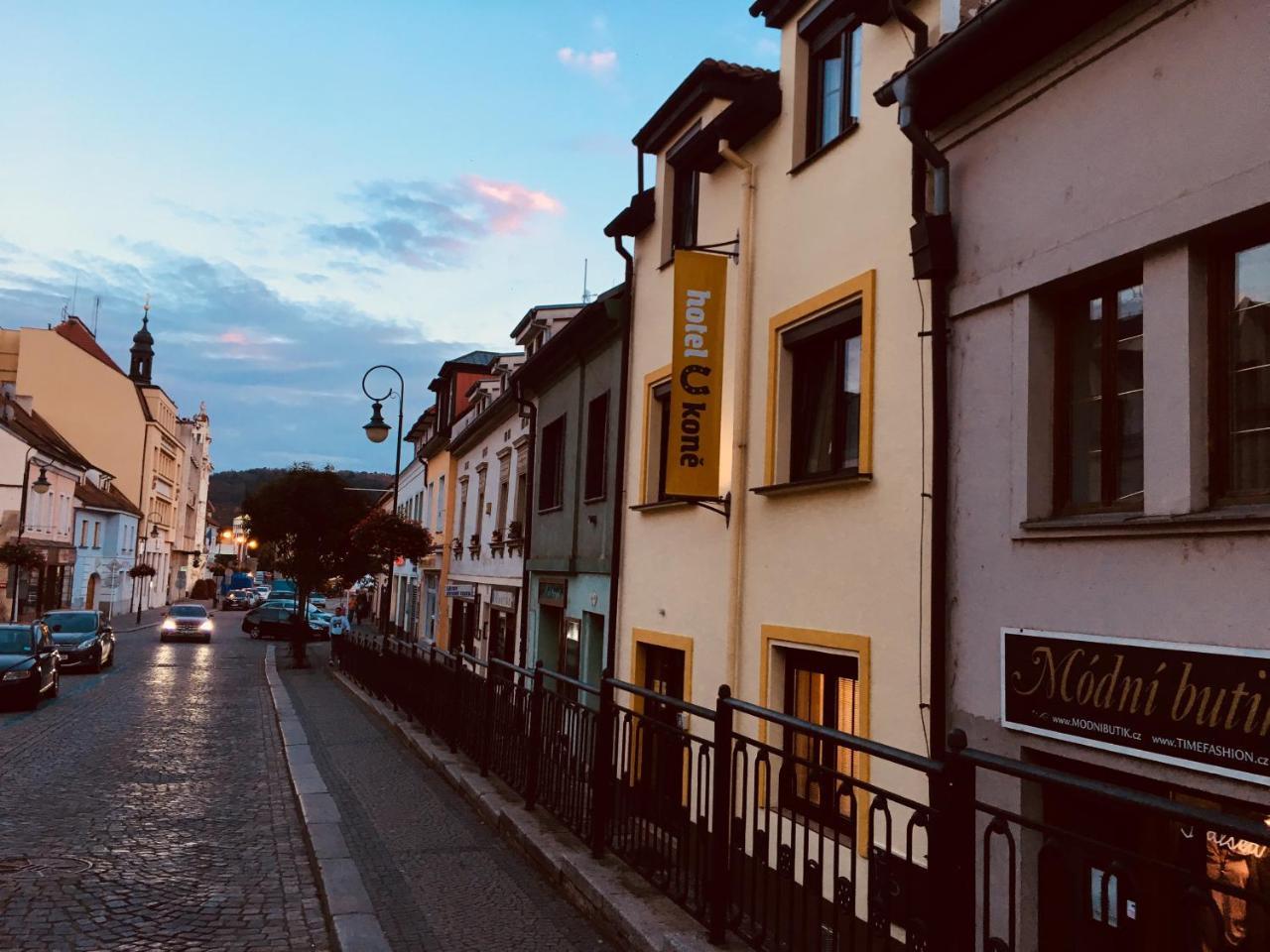 Hotel U Kone Бероун Екстер'єр фото