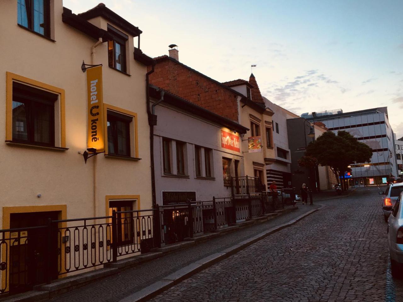 Hotel U Kone Бероун Екстер'єр фото