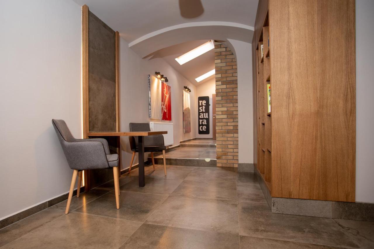 Hotel U Kone Бероун Екстер'єр фото